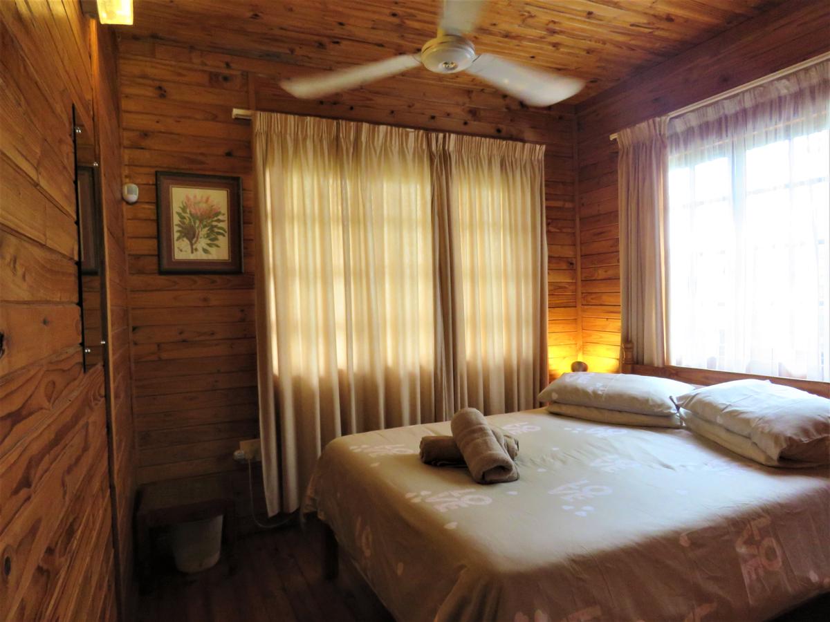 Viewpoint Lodge & Safari Tours photo 3