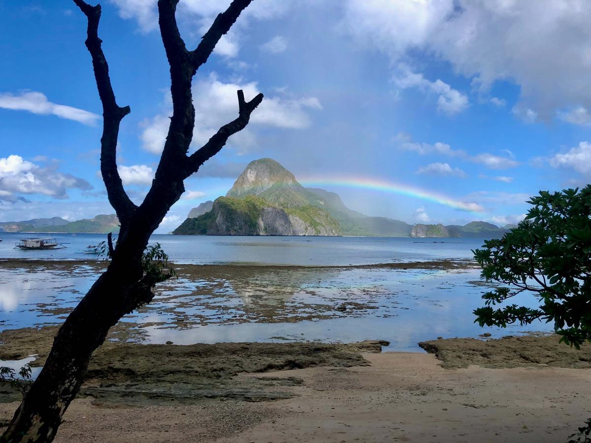 OIA Beach Hostel - El Nido photo 1