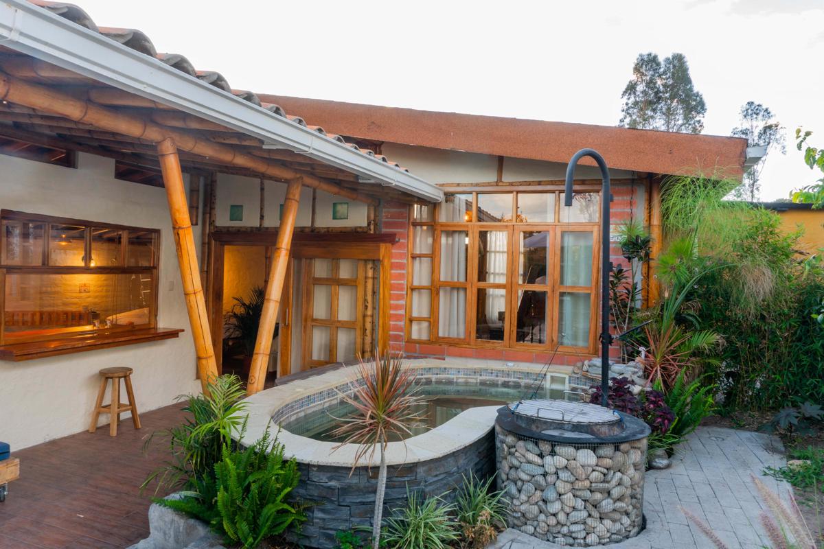 Hosteria Colibri Aeropuerto photo 2