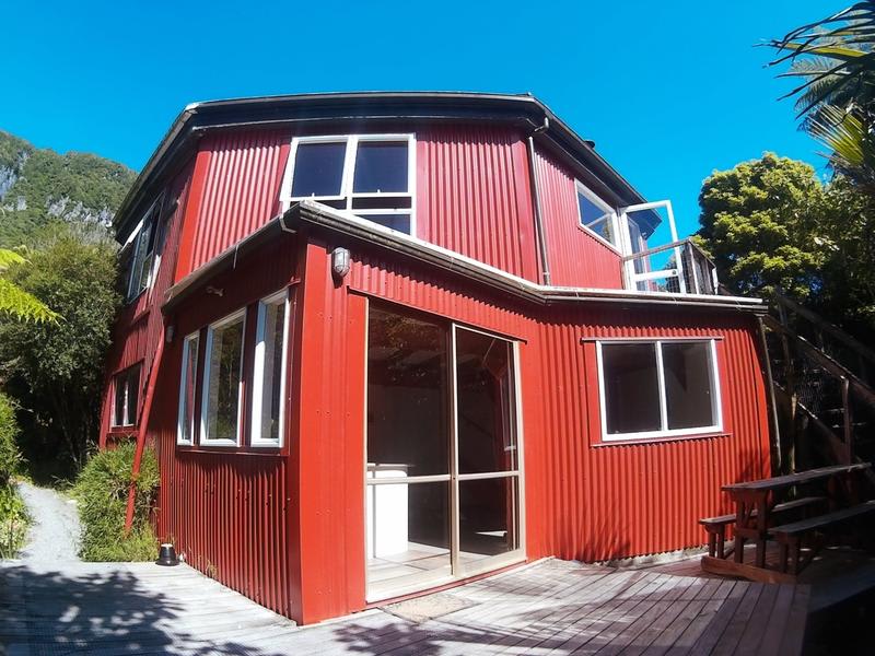 Te Nikau Retreat photo 2
