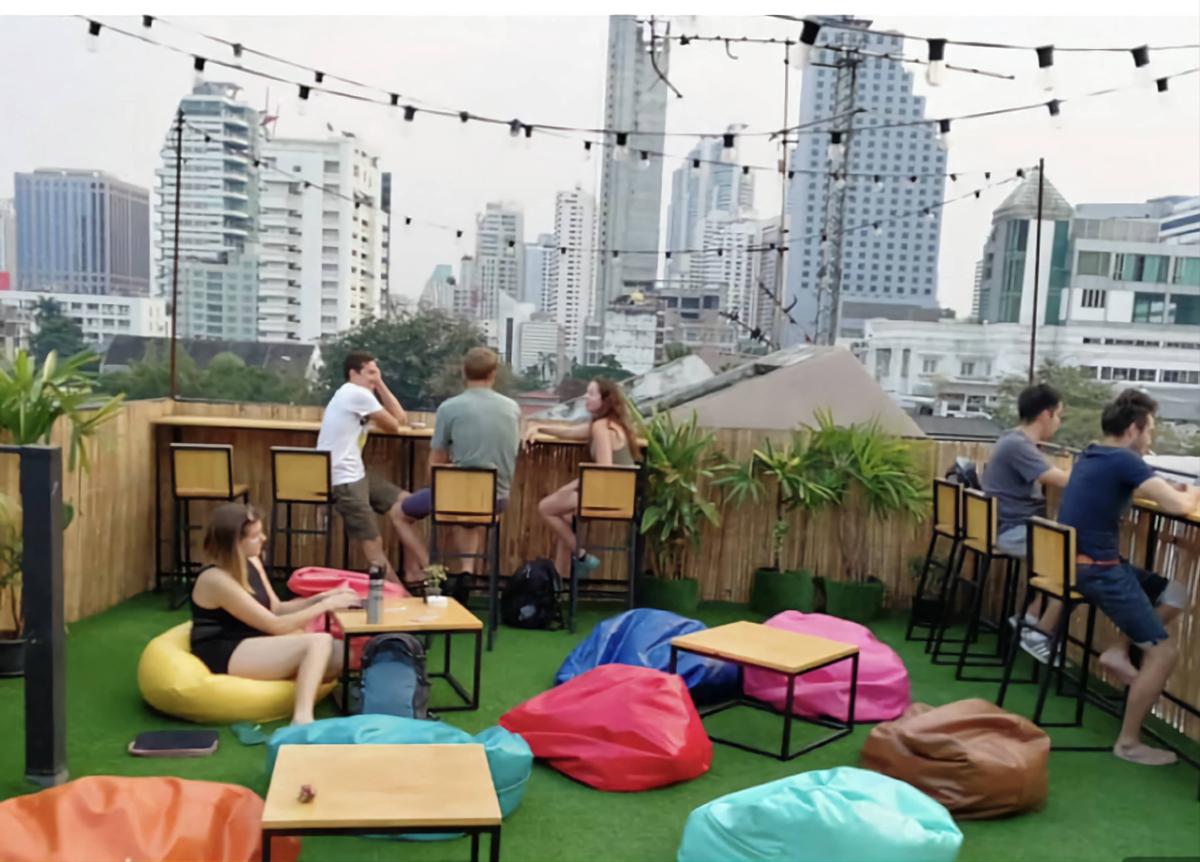 Revolution Hostel Asoke photo 1