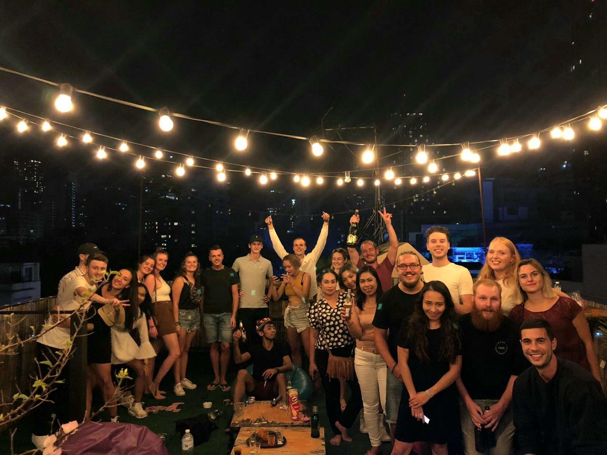 Revolution Hostel Asoke photo 2