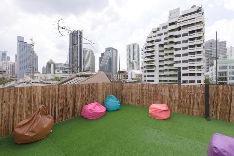 Revolution Hostel Asoke photo 3