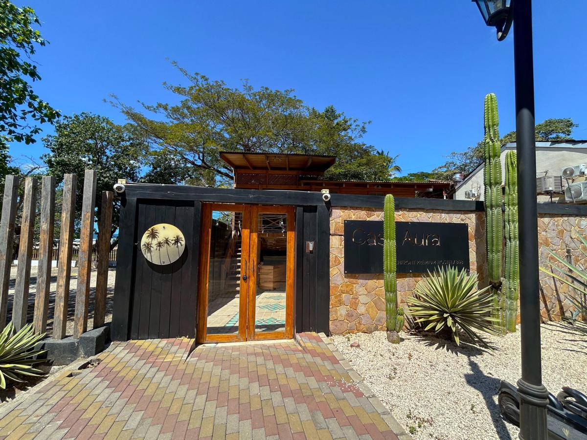 Casa Aura Beachfront Premium Hostel photo 4