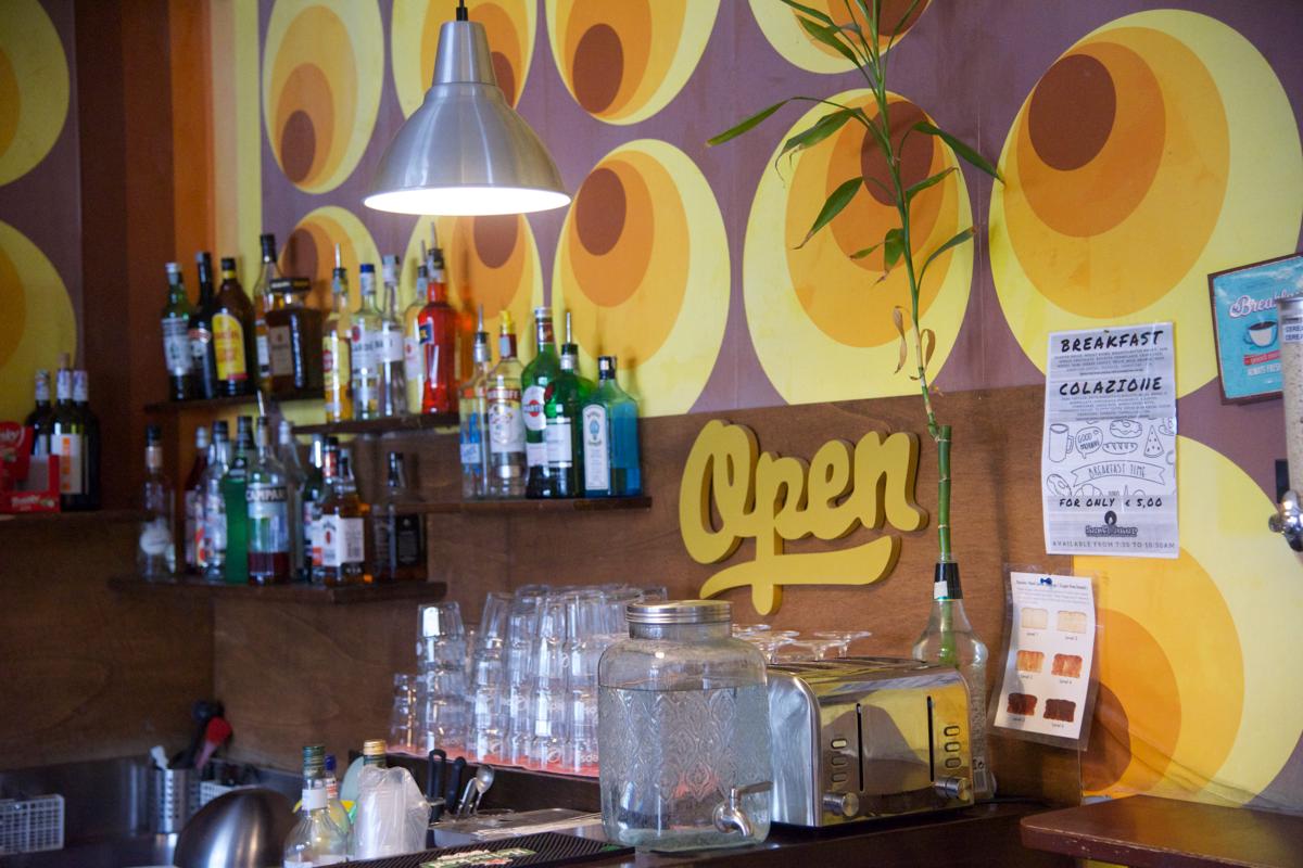 Sunflower City Student Hostel & Bar photo 2