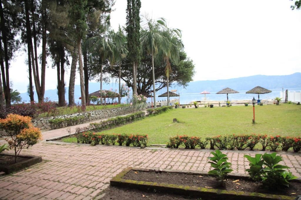 Pandu Lakeside Tuktuk photo 1