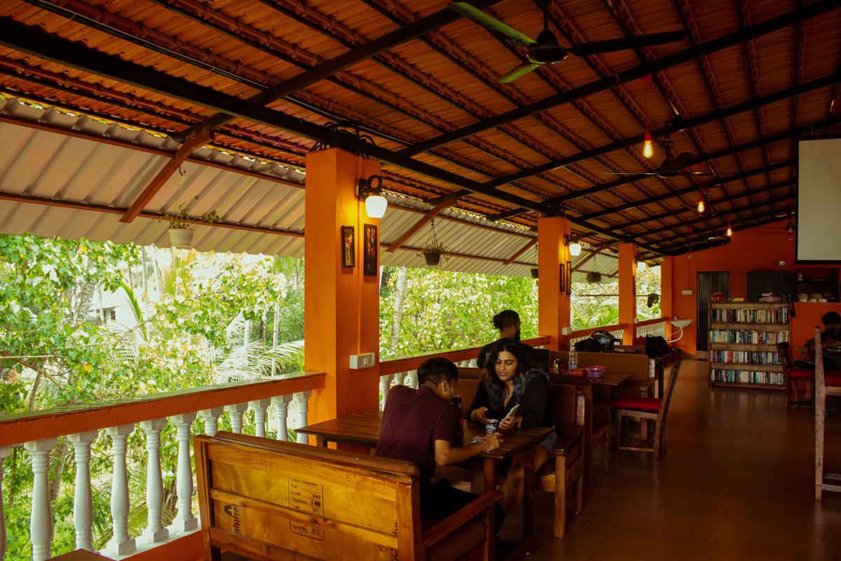 Bonds Hostel photo 1