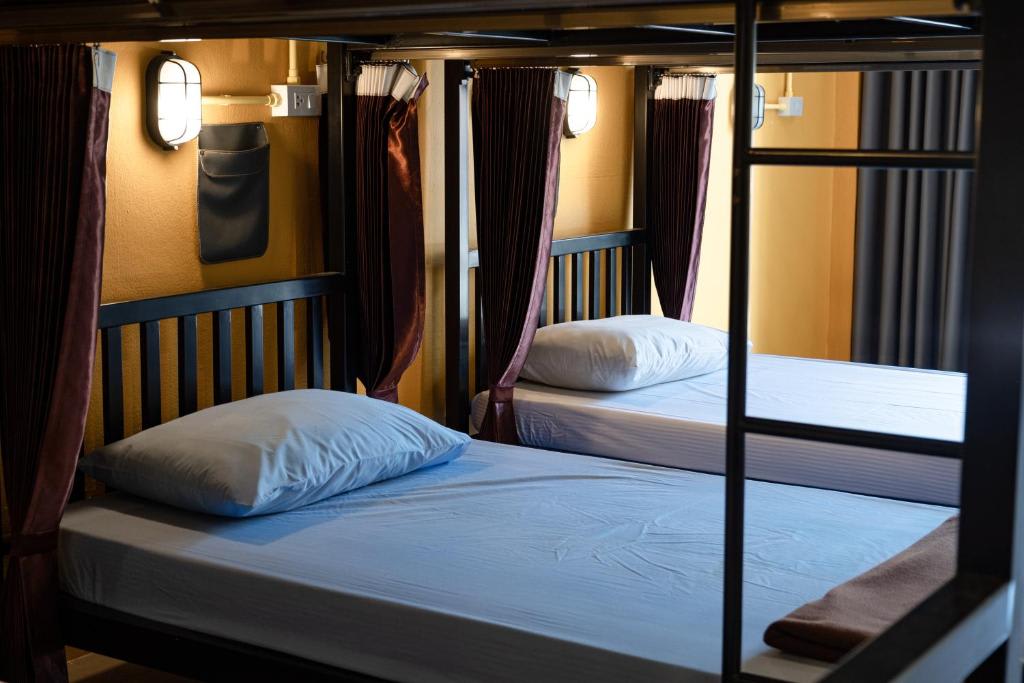 Krabi Freedom Hostel and Bar photo 1
