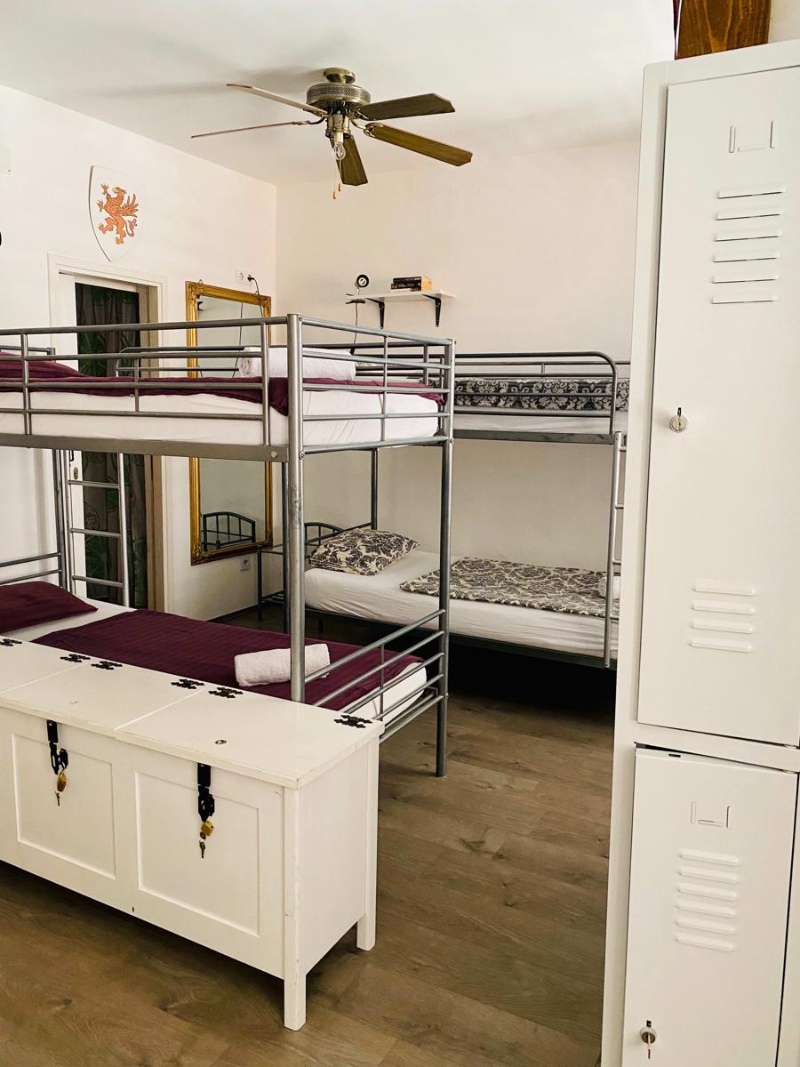 Kings Landing Hostel Old Town photo 1