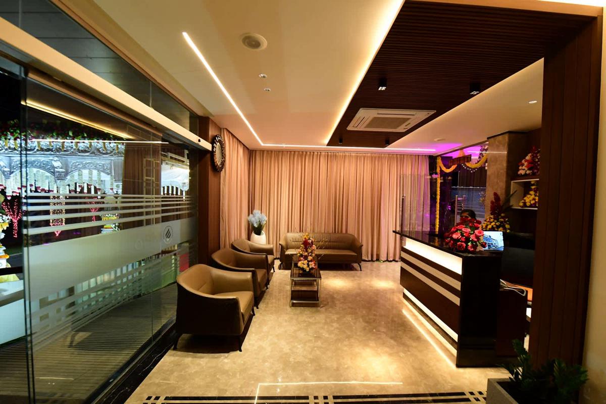 M Pro Palace photo 1
