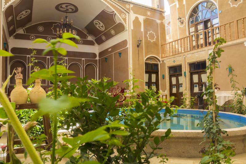 Firoozeh Traditional Hotel photo 2