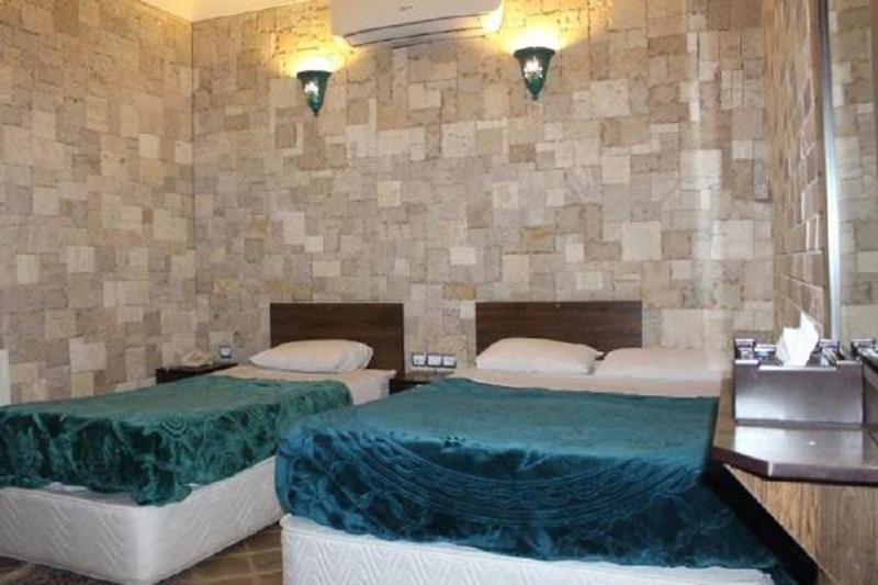 Firoozeh Traditional Hotel photo 6