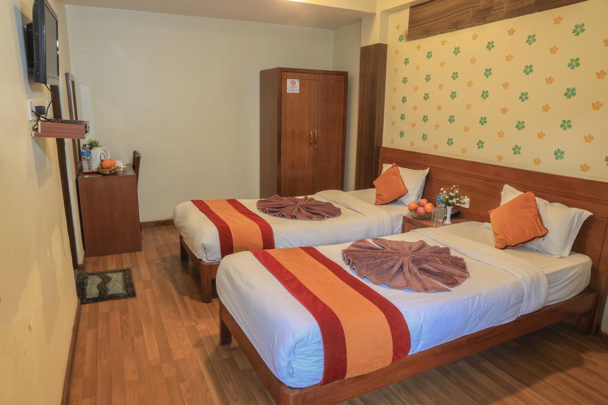 Royal Kings Hotel photo 2