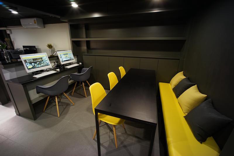 BRB Hostel Bangkok Silom photo 4