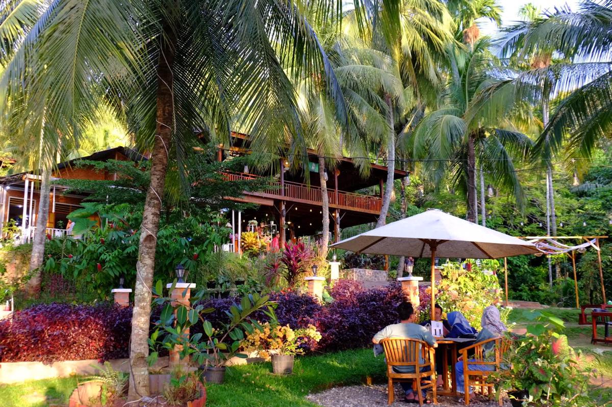 Air Manis Hillside Villa Cafe & Resto photo 4