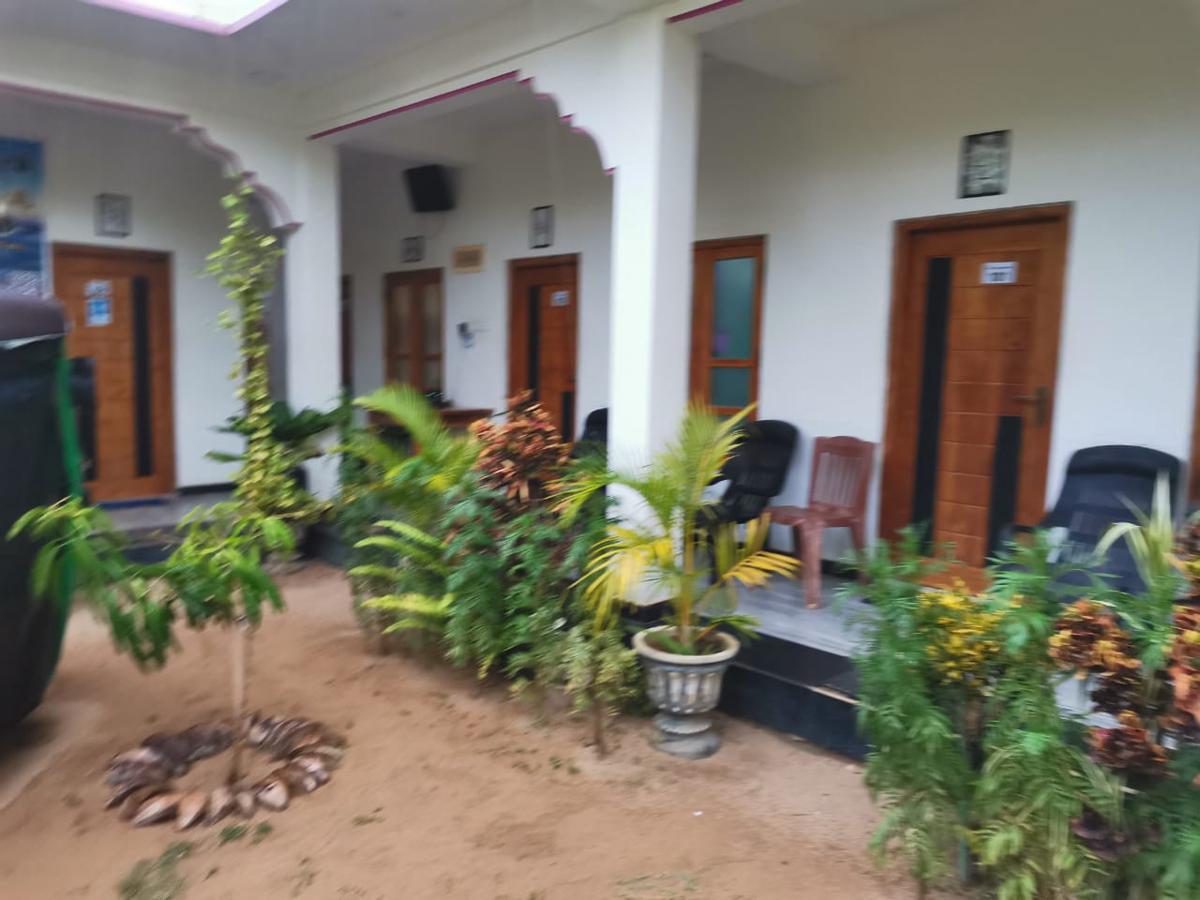 Beach Life Hostal Uppuveli photo 4