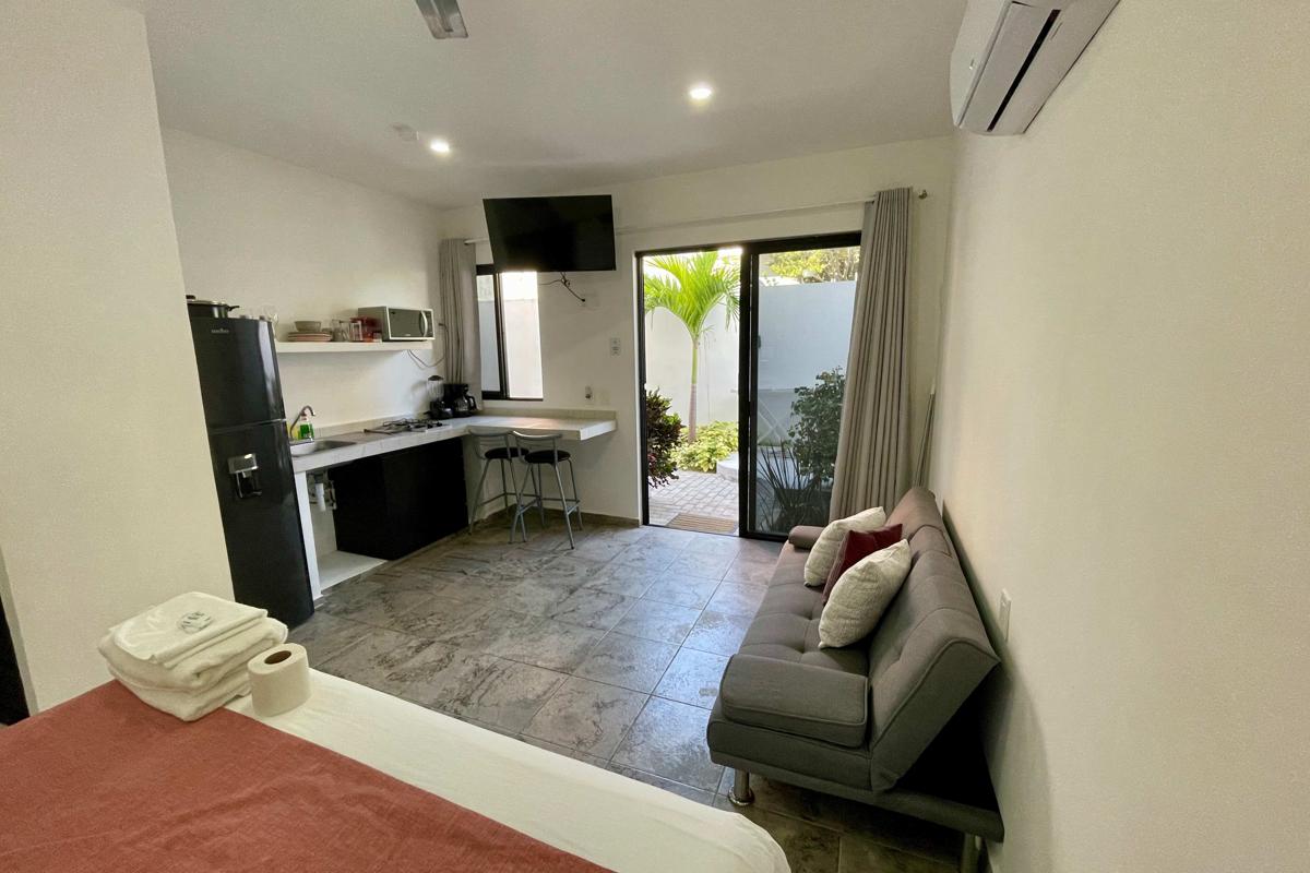 Lavish Studio with Patio #1 photo 4