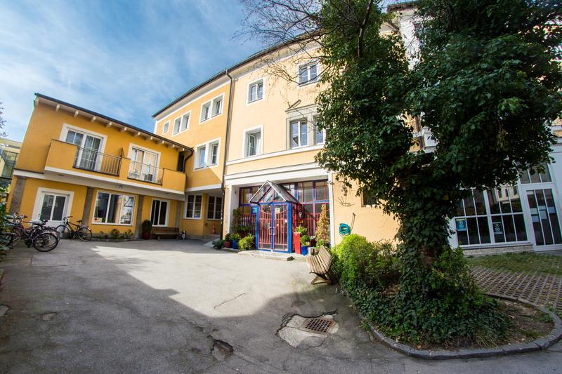 Yoho International Youth Hostel Salzburg photo 2