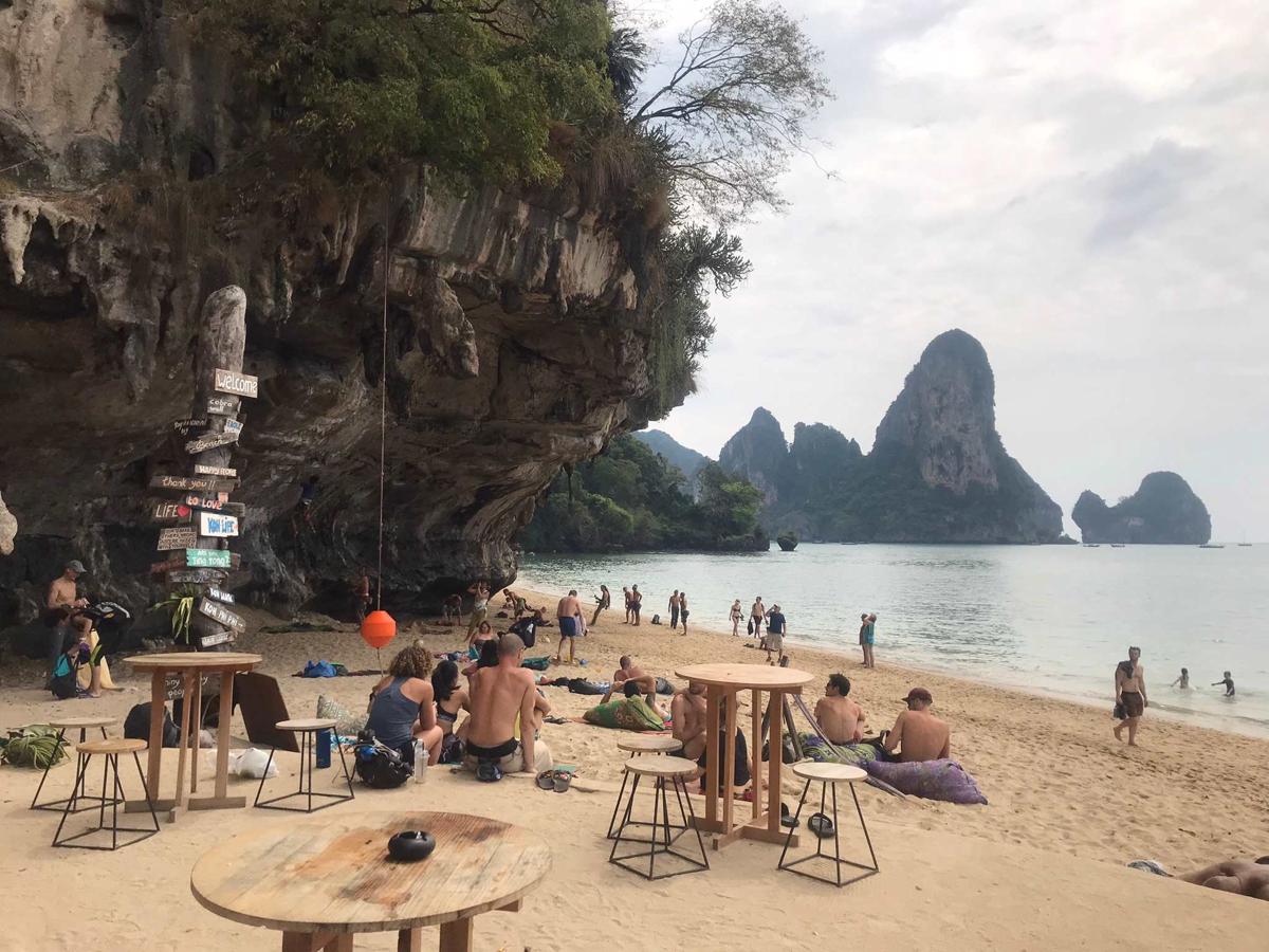 Chill Out Bar and Bungalows Tonsai Beach photo 4