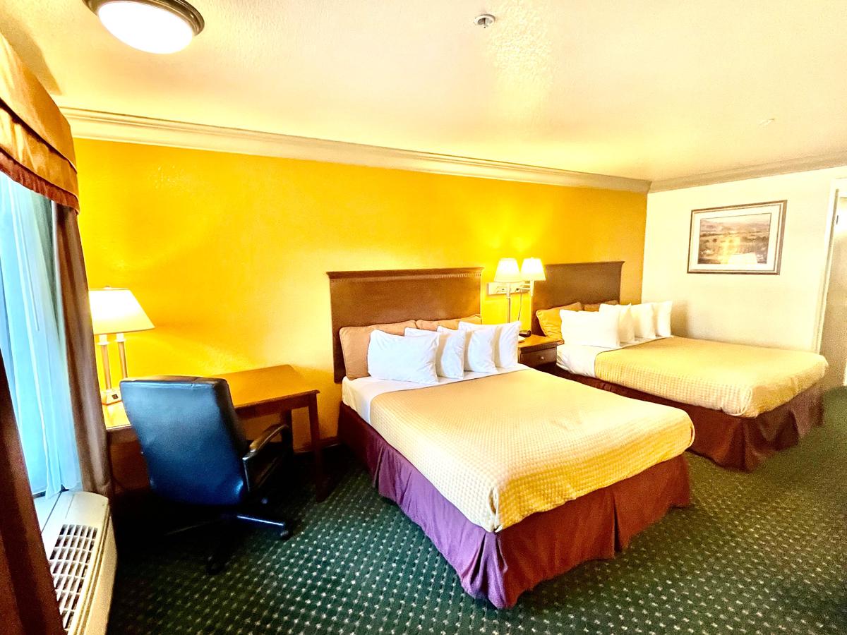 Cloverdale Wine Country Inn and Suites photo 1