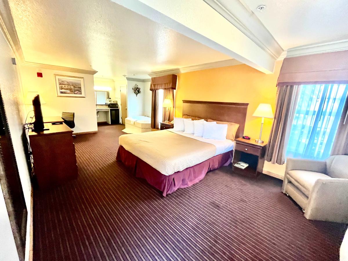 Cloverdale Wine Country Inn and Suites photo 2