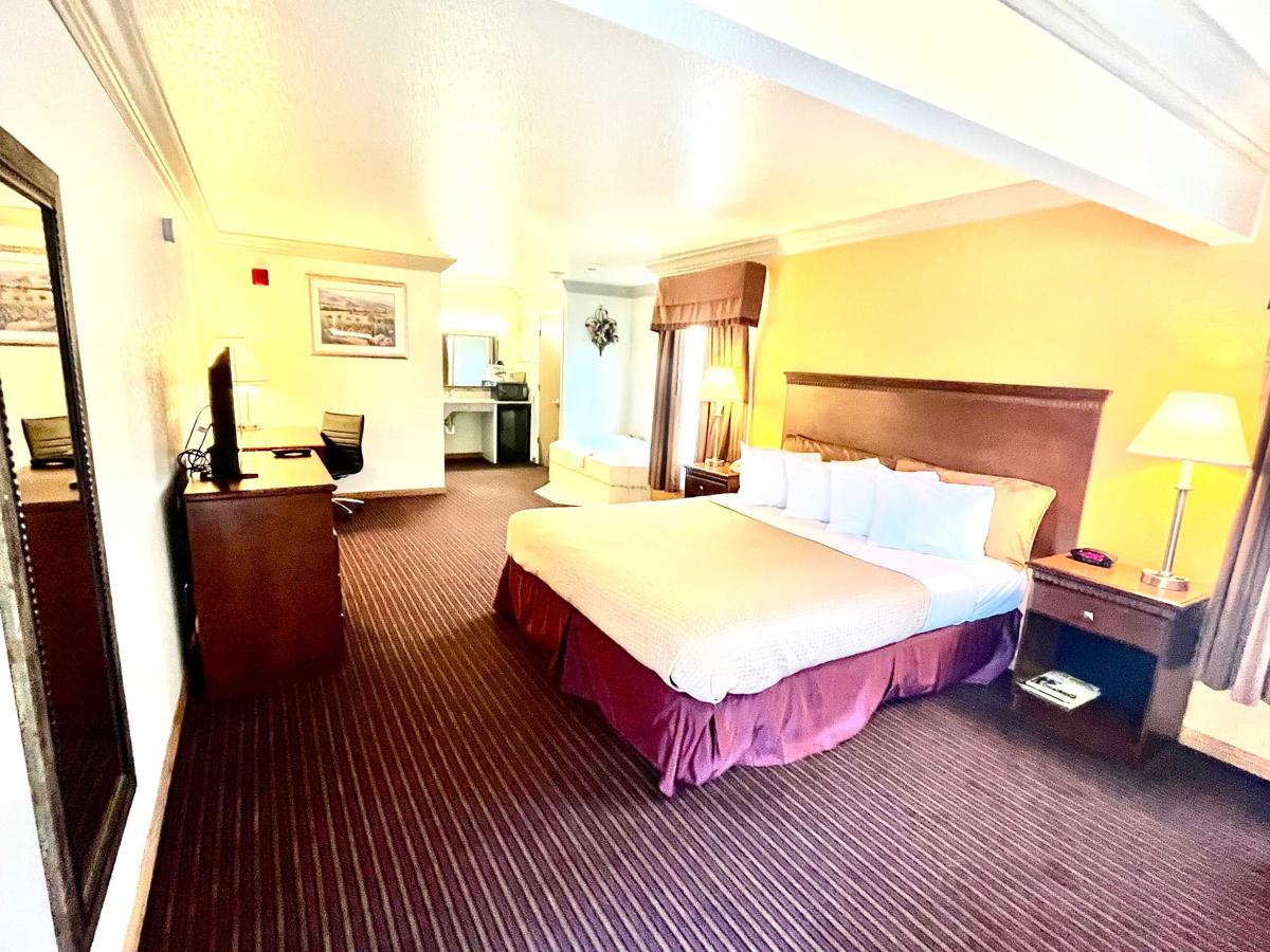 Cloverdale Wine Country Inn and Suites photo 3