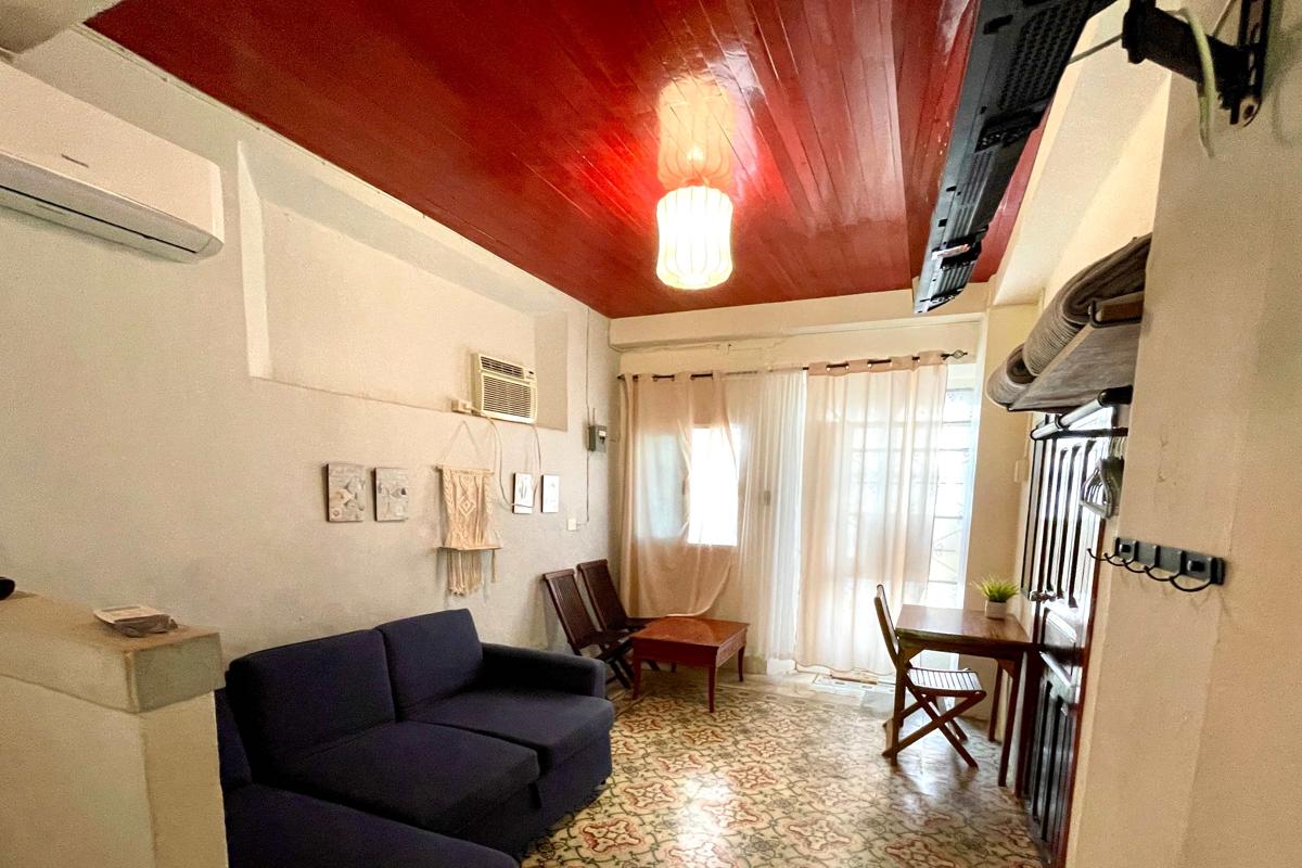 Cozy Apartment w/Kitchen photo 3
