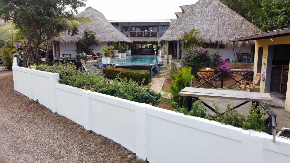 Casa de Olas - Eco Rustic Hostel photo 2