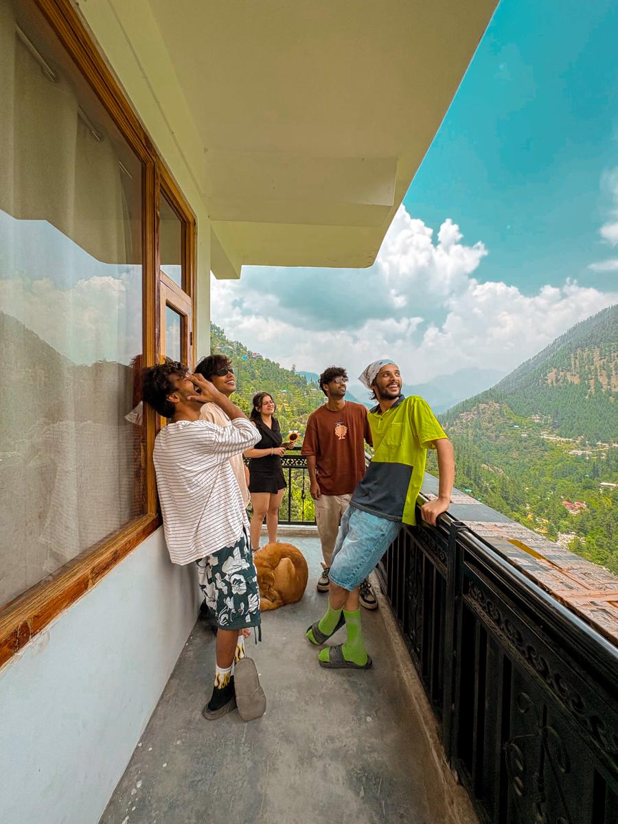 Young Monk Hostel & Cafe Jibhi photo 1