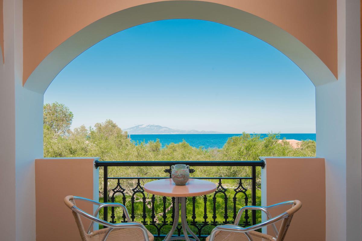Kavos Psarou Studios Apartments photo 4