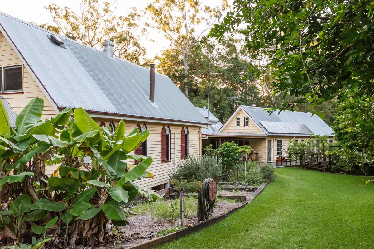 Glasshouse Mountains Ecolodge photo 3