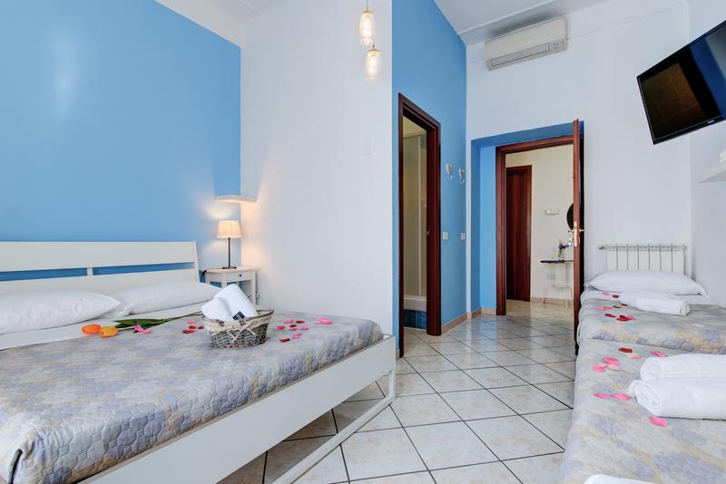 In The Center Guest House photo 4