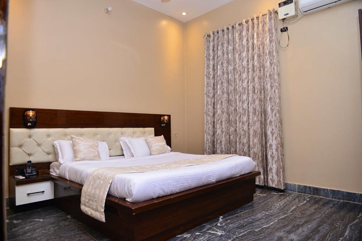Hotel Signature Villa photo 4