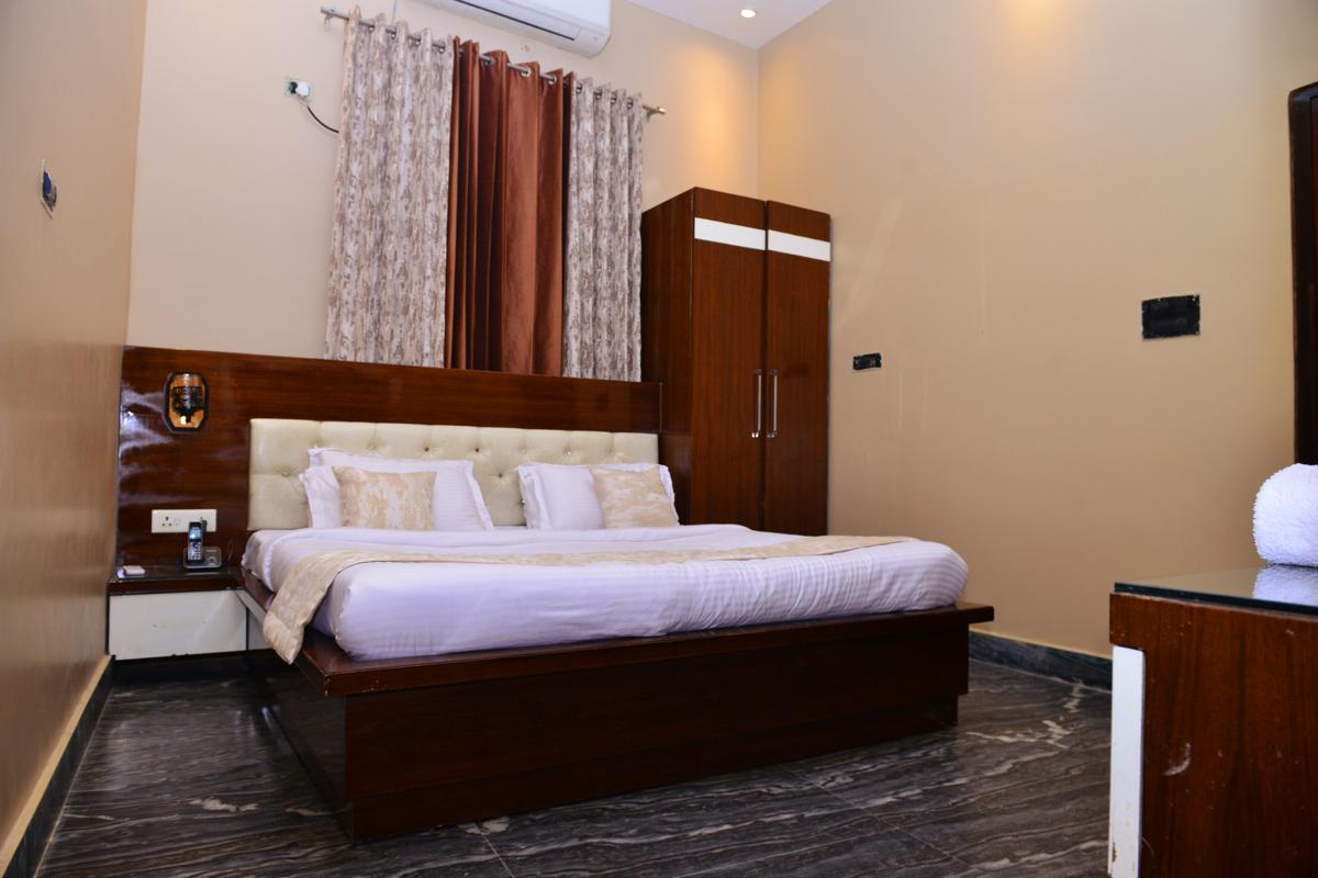 Hotel Signature Villa photo 6