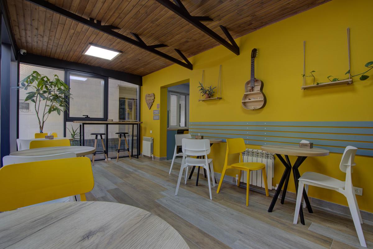 People Hostel & Coworking photo 4