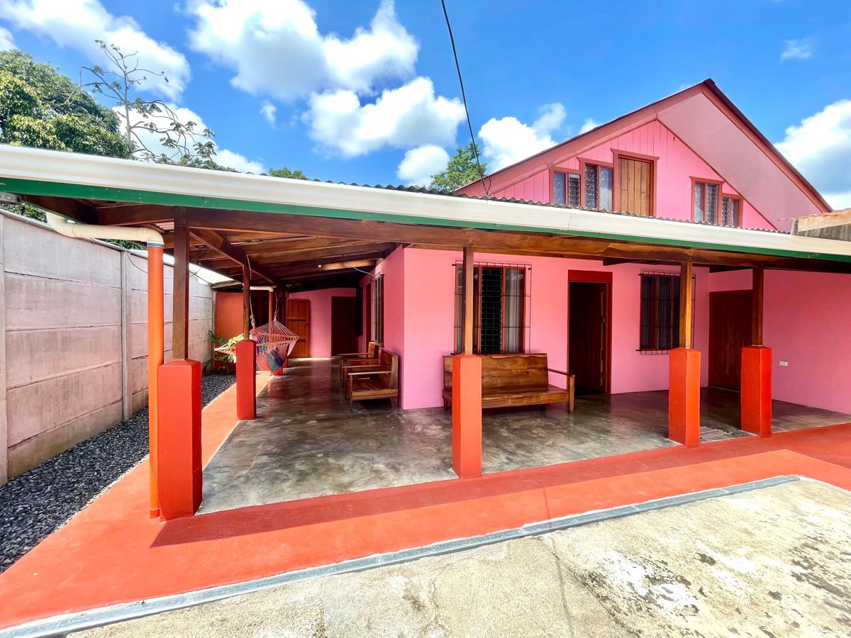 Fortuna Pink Hostel photo 2