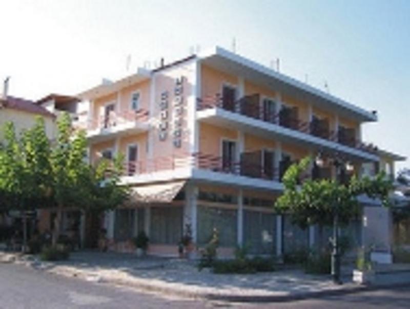 Hotel Inomaos photo 2