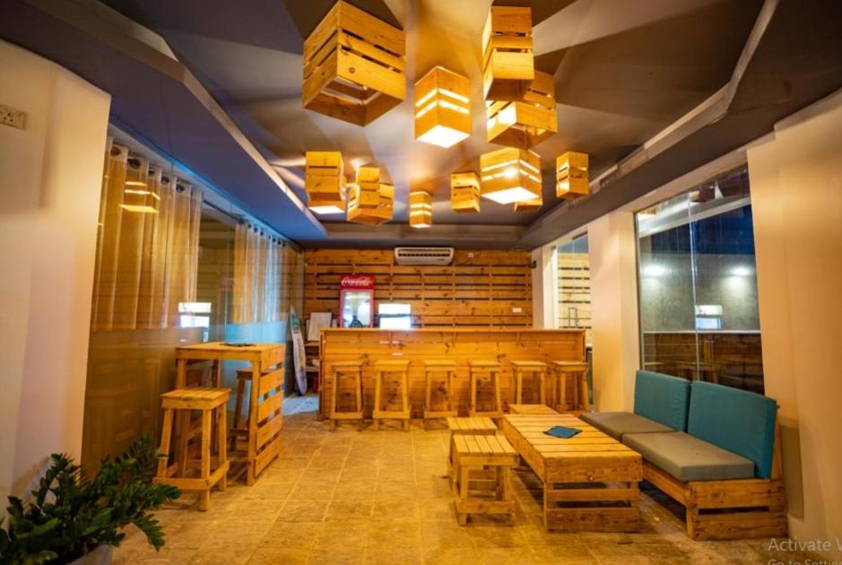 Hikkaduwa Beach Hotel photo 3