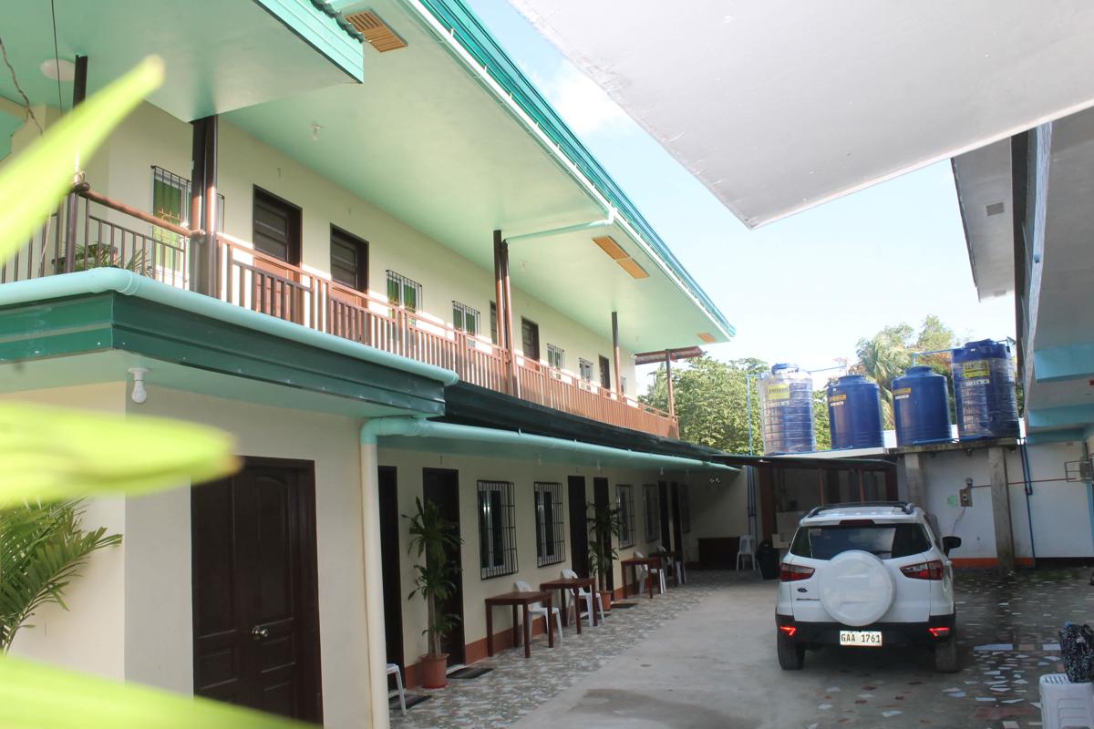 JUNLYN  APARTELLE photo 1