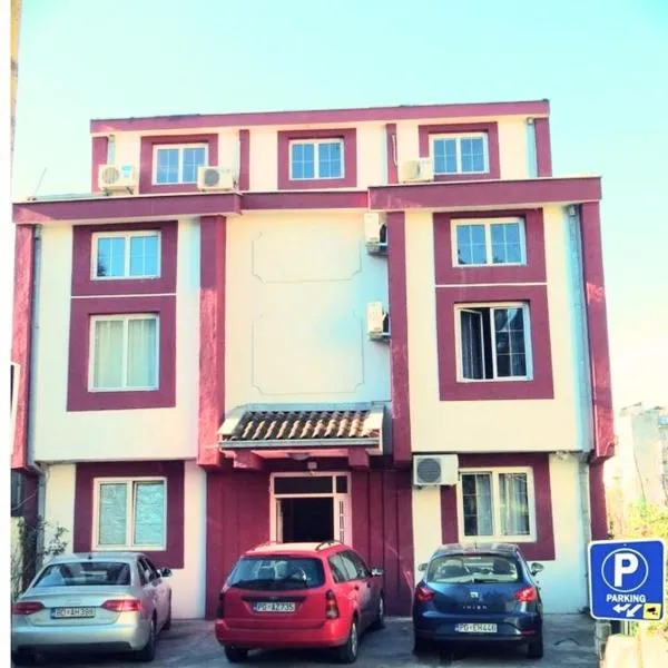 Explorer Podgorica private rooms and dorms photo 5