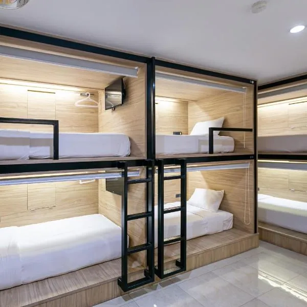 The Bedroom Hostel Pattaya photo 5