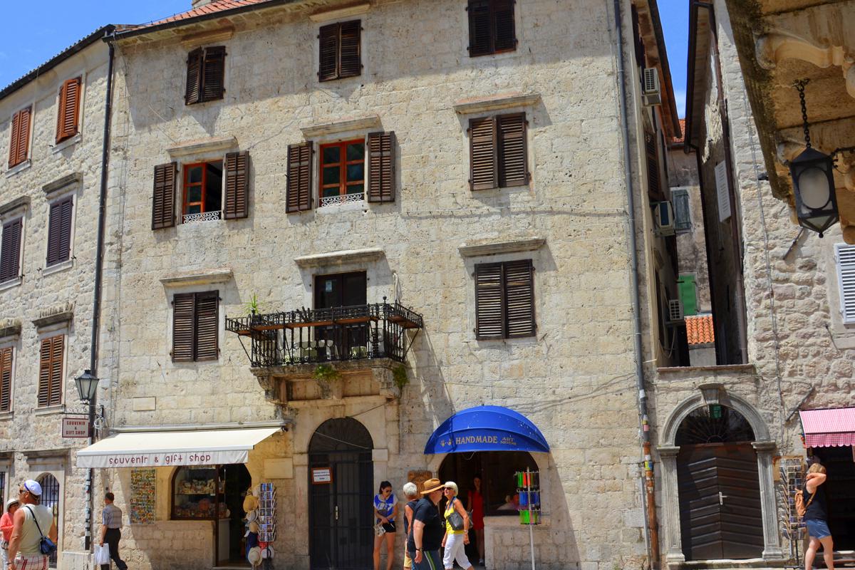 Montenegro Backpackers Home Kotor photo 2