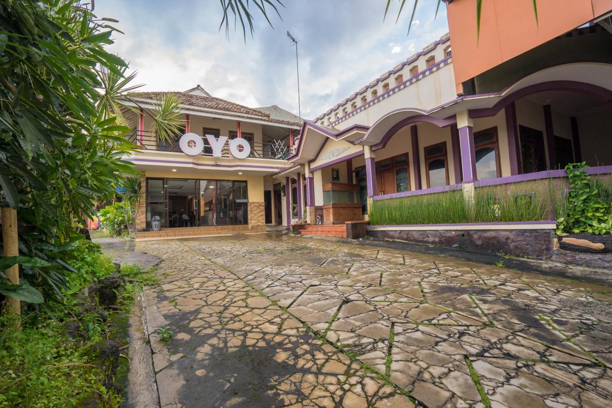 OYO Bunga Matahari Guest House And Hotel photo 2