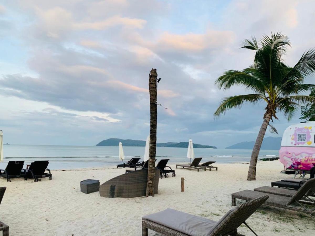 Cenanghill Beachfront photo 1