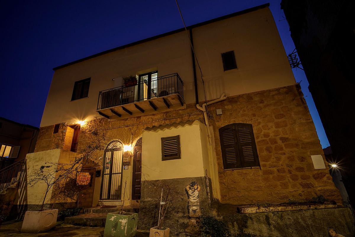 Casa Lerux photo 2