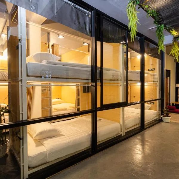 Khao San Social Capsule Hostel photo 5