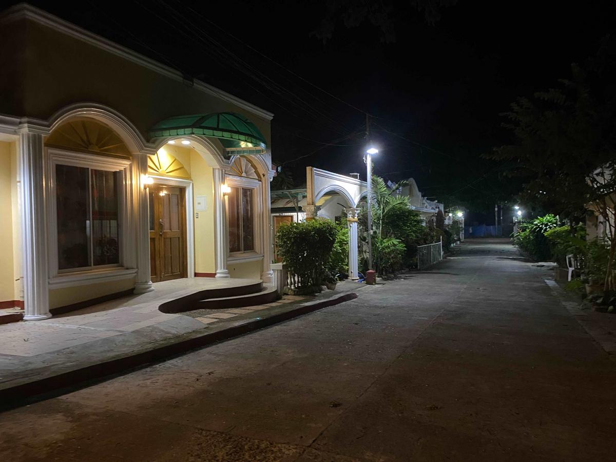 D'Lucky Garden Inn and Suites photo 2
