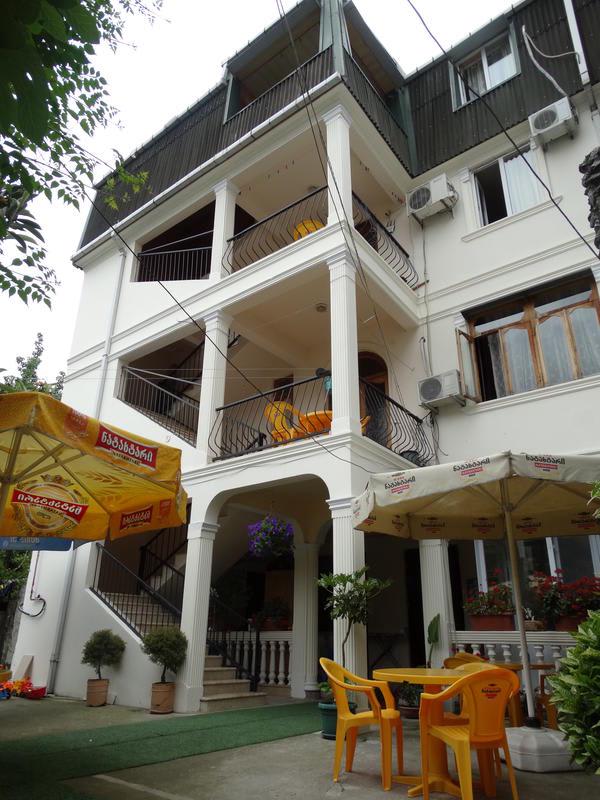 Gulnasi's Guest House photo 1