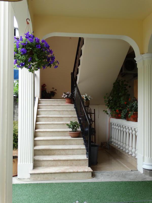 Gulnasi's Guest House photo 3