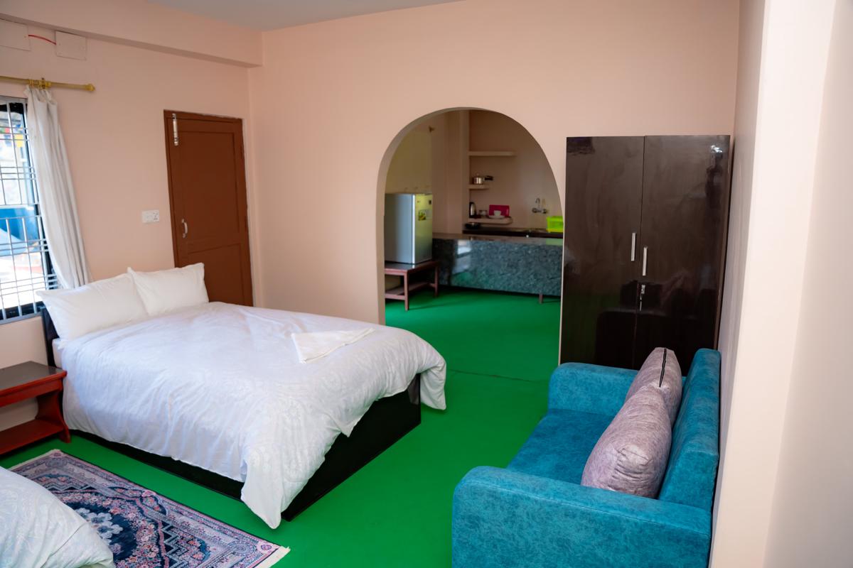 Misha's Hotel, Restaurant, Apartment & Yoga Center photo 4
